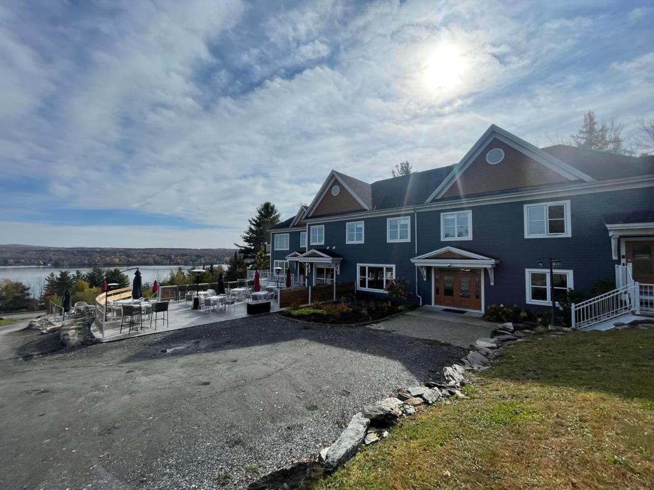 Location Au Sommet Du Lac Magog Eksteriør billede