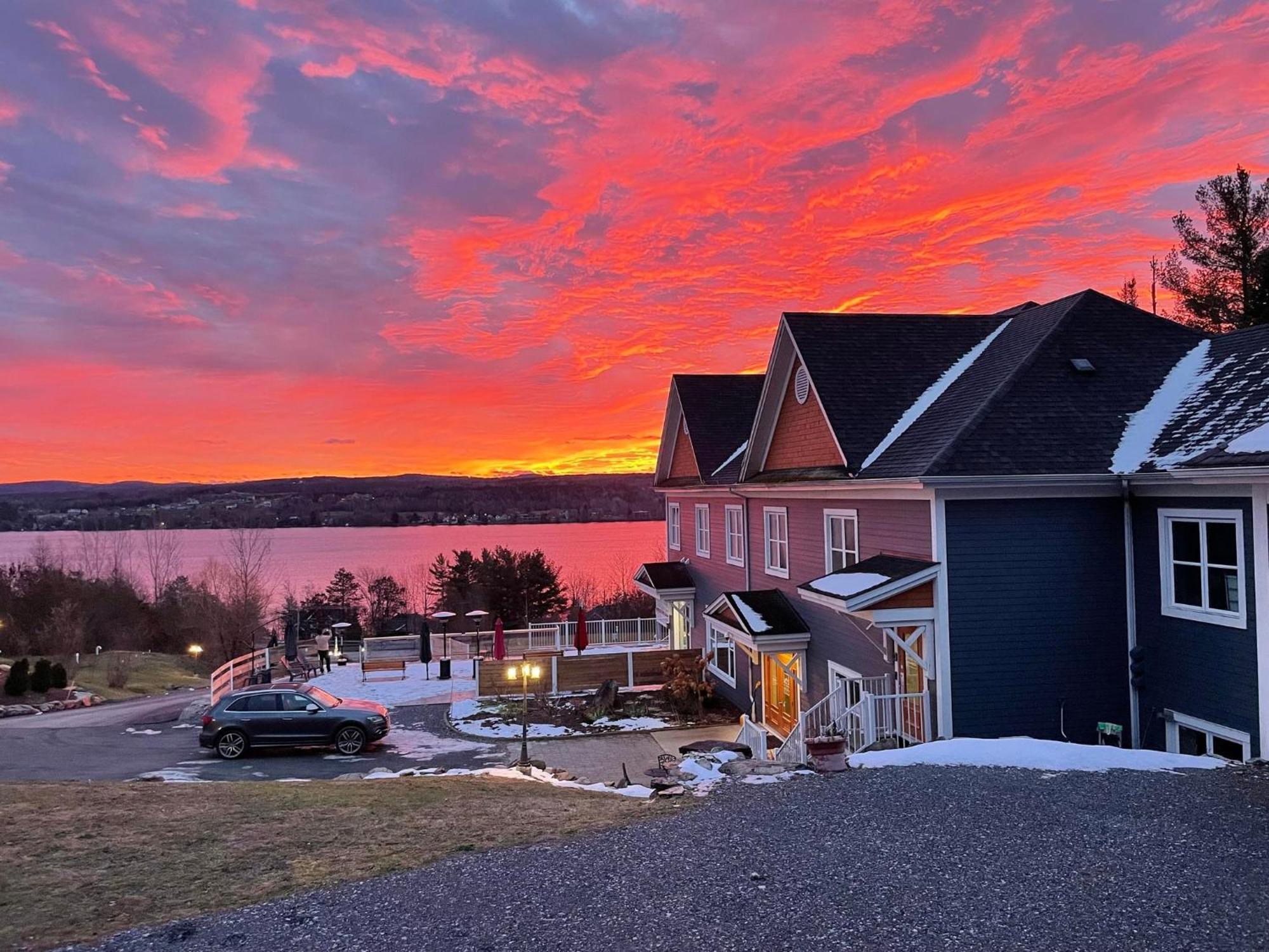 Au Sommet Du Lac Magog Eksteriør billede