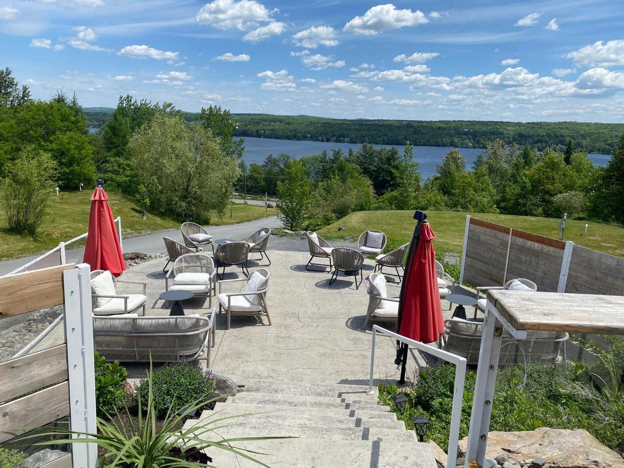 Au Sommet Du Lac Magog Eksteriør billede