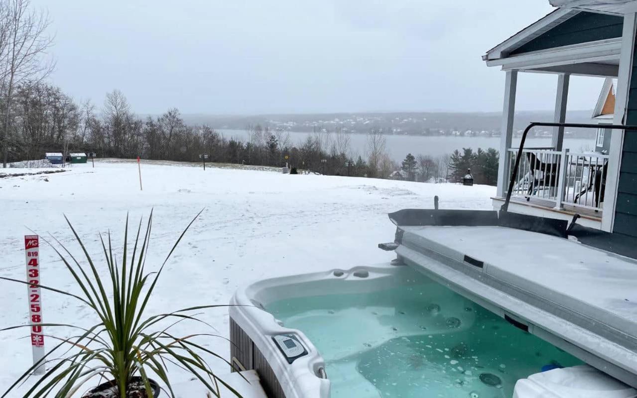 Location Au Sommet Du Lac Magog Eksteriør billede